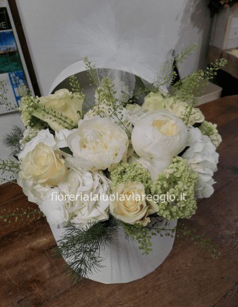 totalwhite flowerbox